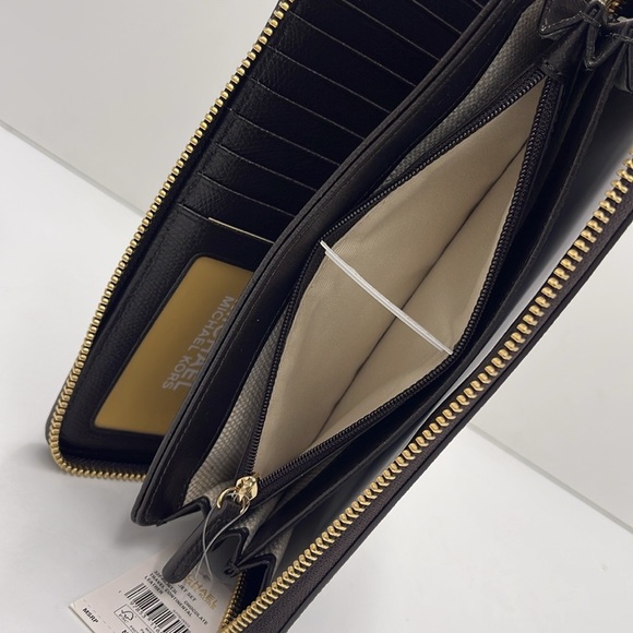Michael Kors JST Lg Leather Continental Wallet Wristlet Phone Holder 
Chocolate - Picture 12 of 16